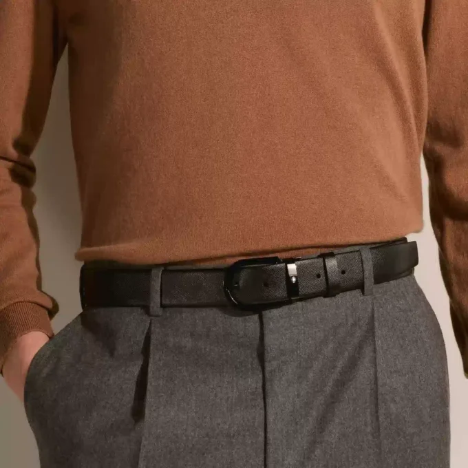 Cintura in pelle nera con fibbia a ferro di cavallo da 35 mm